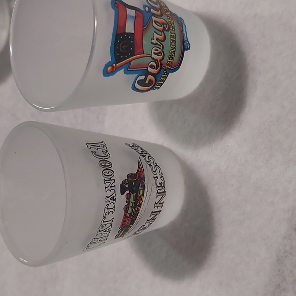 Bundle of 4 Souvenir Shot Glasses - Picture 3 of 10